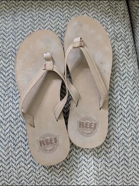Reef Leather Flip Flop Sandals in Nude